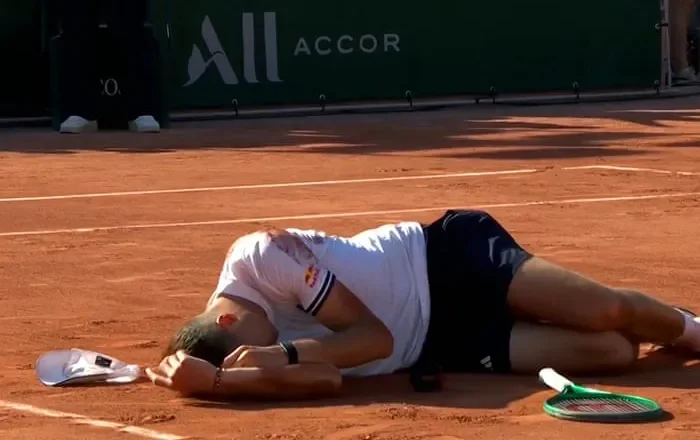 Jakub Mensik labels French Open heat ‘insane’ after collapsing at end of five-set win