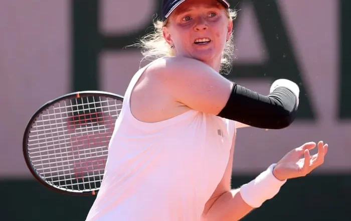 Fran Jones out of French Open after fightback against Marie Bouzkova falls short