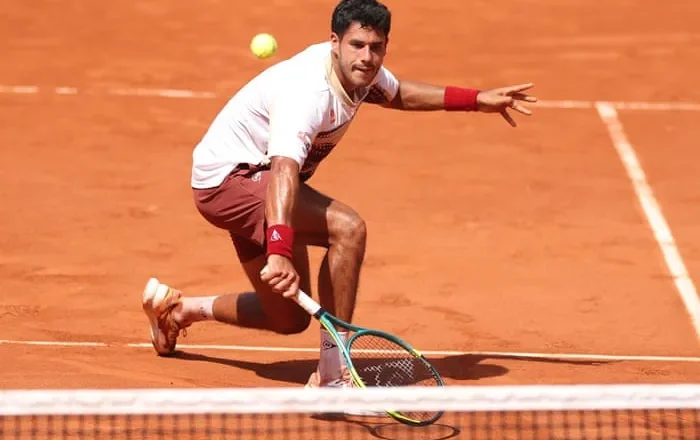 ‘This sort of match needs a man’: Vallejo criticises female umpire at French Open