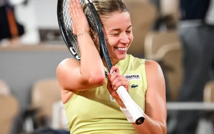 Chwalinska makes history after stunning Shnaider to reach French Open final