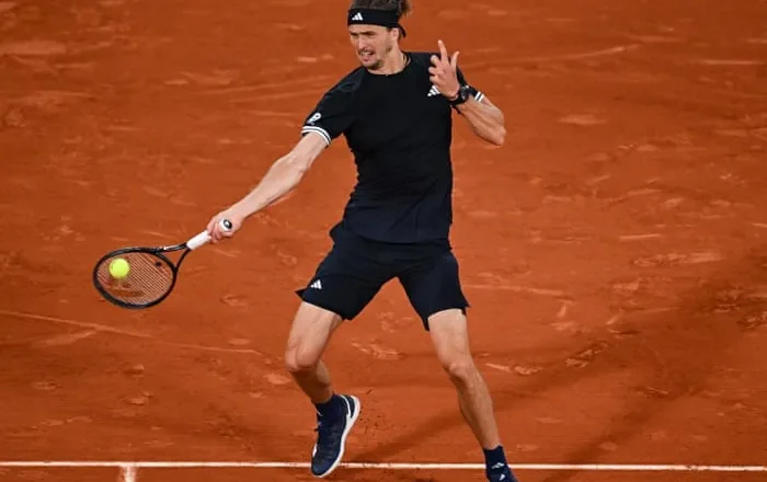 Zverev swats aside teenager Jódar as elusive grand slam title inches closer