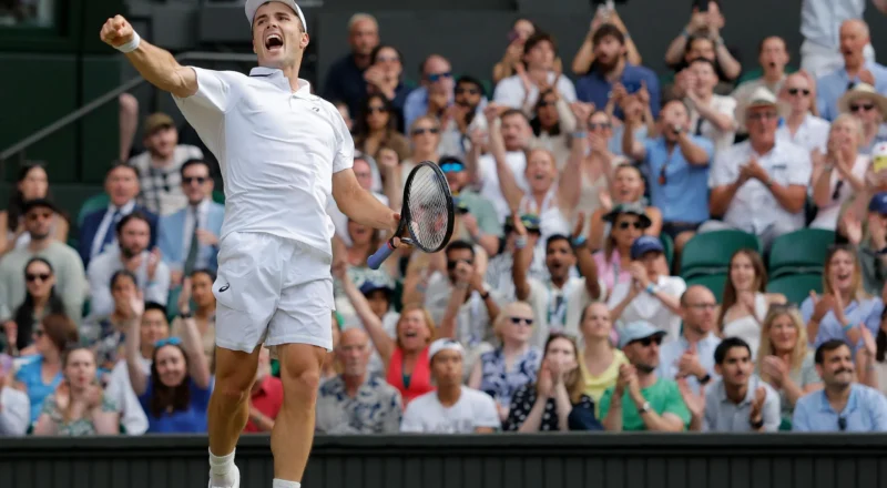 Arthur Fery whips up Centre Court crowd by never knowing when he is beaten | Andy Bull